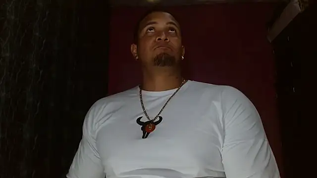 Snapshot of Jordan_fit chatting on 11/24/25, 02:44 Jordan fit online show from 11/24/25, 02:44