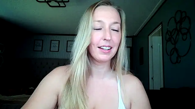 lucyallen4201 online show from 12/11/24, 07:14