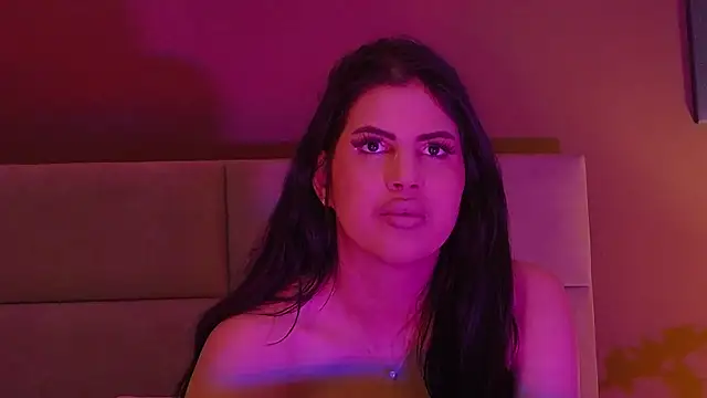 Snapshot of GiuliaHarvey chatting on 02/02/25, 06:15 GiuliaHarvey online show from 02/02/25, 06:15