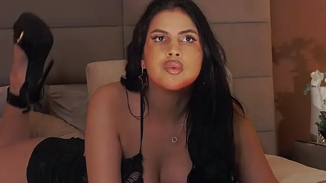 Snapshot of GiuliaHarvey chatting on 02/04/25, 08:24 GiuliaHarvey online show from 02/04/25, 08:24