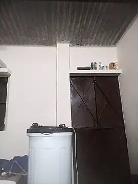 Snapshot of pura43 chatting on 01/10/25, 04:30 pura43 online show from 01/10/25, 04:30