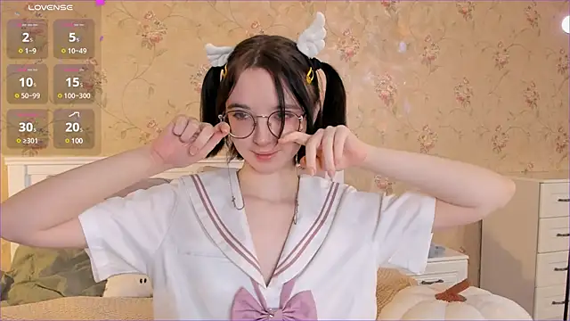 Snapshot of Nora_Failure chatting on 12/19/24, 04:34 Nora Failure online show from 12/19/24, 04:34