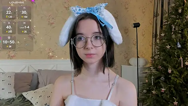 Snapshot of Nora_Failure chatting on 01/03/25, 05:06 Nora Failure online show from 01/03/25, 05:06