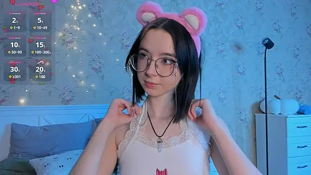 Snapshot of Nora_Failure chatting on 01/15/25, 04:36 Nora Failure online show from 01/15/25, 04:36