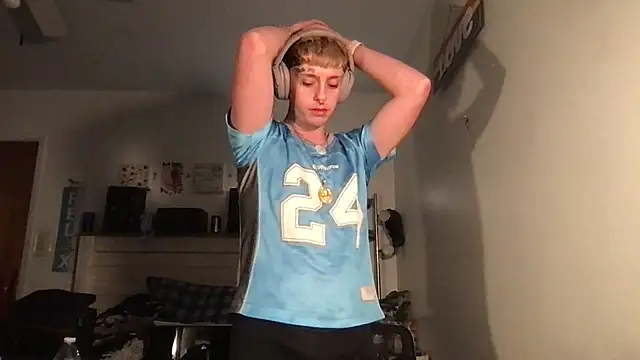 twentywithafelonyy online show from 02/17/25, 07:47