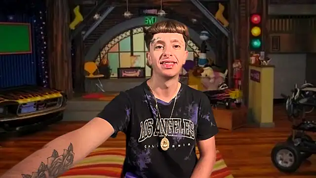 twentywithafelonyy online show from 09/22/25, 01:18