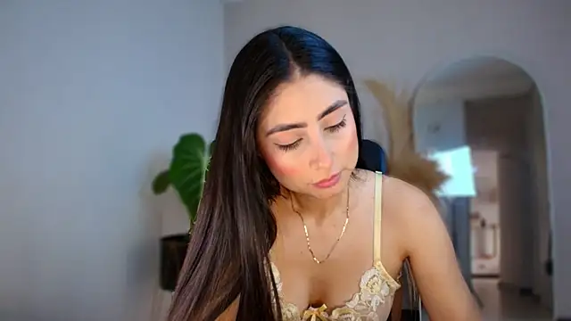 auroracaruso11 online show from 12/03/25, 09:13