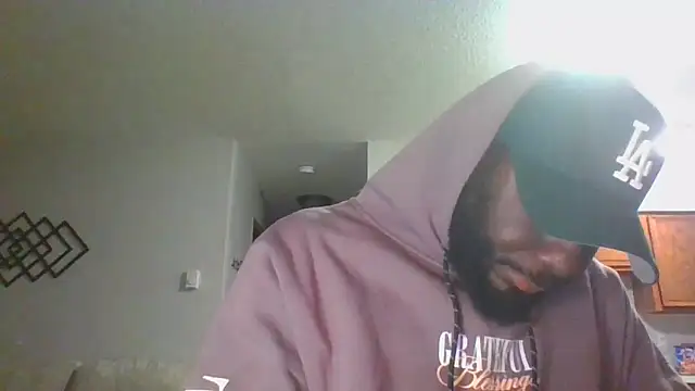 Snapshot of Stayinalive1992 chatting on 10/28/25, 01:09 Stayinalive1992 online show from 10/28/25, 01:09