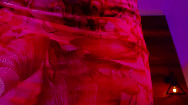 ParisFox  online show from 02/07/26, 07:39