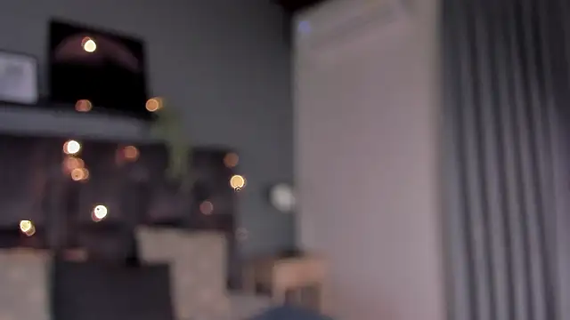 ParisFox  online show from 02/12/26, 07:42