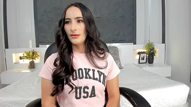 SaraGomez1 online show from 04/23/26, 01:02