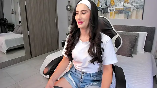 SaraGomez1 online show from 05/27/26, 12:13