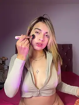 Snapshot of Hayley_A02 chatting on 11/14/25, 03:33 Hayley A02 online show from 11/14/25, 03:33