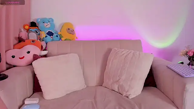 Snapshot of DAKOTA_LOVEE chatting on 02/22/25, 04:51 DAKOTA LOVEE online show from 02/22/25, 04:51