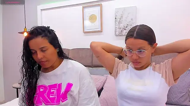 Dilan y Mia online show from 03/06/25, 12:19