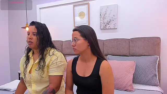 Dilan y Mia online show from 03/08/25, 01:14