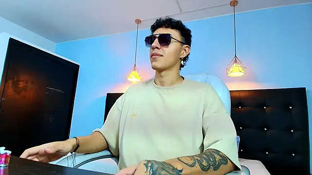 Lobo 17  online show from 02/26/25, 04:14