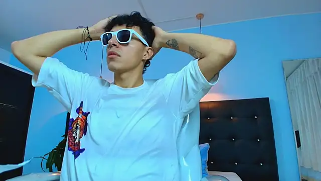 Lobo 17  online show from 03/05/25, 04:13