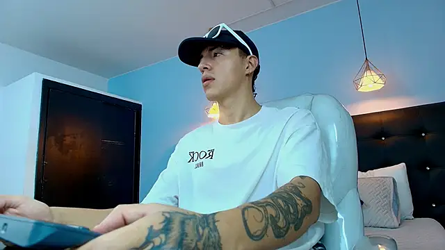 Lobo 17  online show from 03/15/25, 03:29