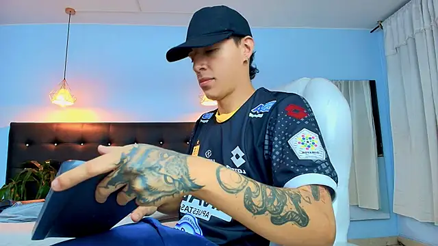 Lobo 17  online show from 03/19/25, 06:57