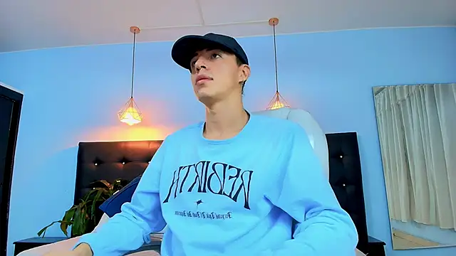 Lobo 17  online show from 03/20/25, 03:56