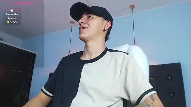 Lobo 17  online show from 10/17/25, 03:42