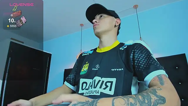 Lobo 17  online show from 11/09/25, 03:49