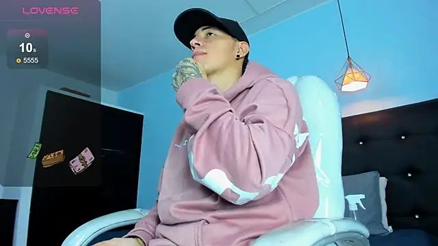 Lobo 17  online show from 12/03/25, 03:47