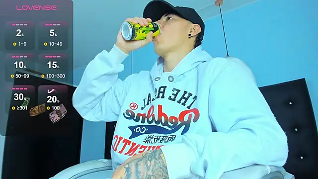 Lobo 17  online show from 12/17/25, 03:34