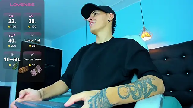 Lobo 17  online show from 01/06/26, 03:43