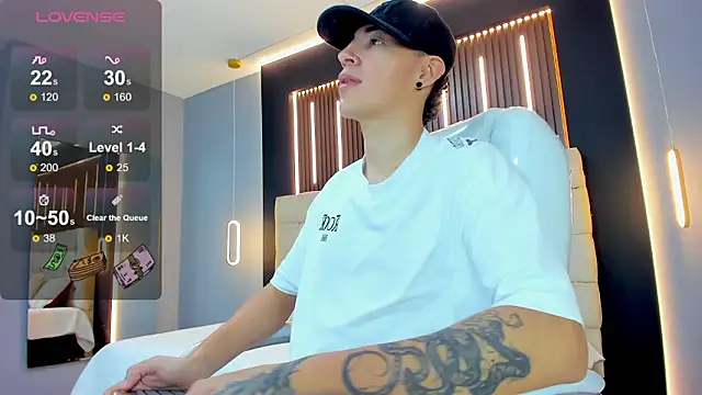 Lobo 17  online show from 02/10/26, 03:43