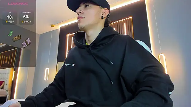 Lobo 17  online show from 03/18/26, 04:15