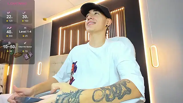 Lobo 17  online show from 03/22/26, 03:43