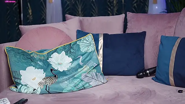 Snapshot of EllisSkyler chatting on 03/04/25, 03:00 EllisSkyler online show from 03/04/25, 03:00