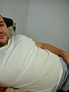 Snapshot of KarlosCarutox chatting on 10/04/25, 04:49 KarlosCarutox online show from 10/04/25, 04:49