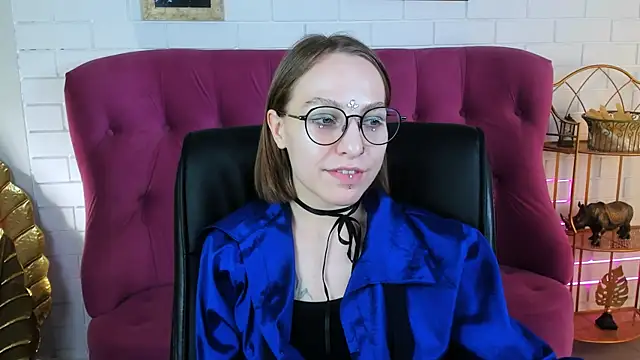 Snapshot of AphexQueen chatting on 01/15/25, 03:29 AphexQueen online show from 01/15/25, 03:29