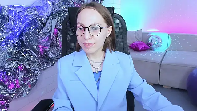 Snapshot of AphexQueen chatting on 01/26/25, 01:15 AphexQueen online show from 01/26/25, 01:15