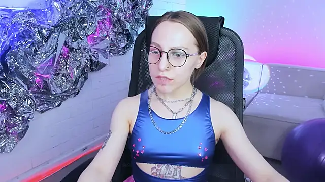 Snapshot of AphexQueen chatting on 01/26/25, 07:31 AphexQueen online show from 01/26/25, 07:31