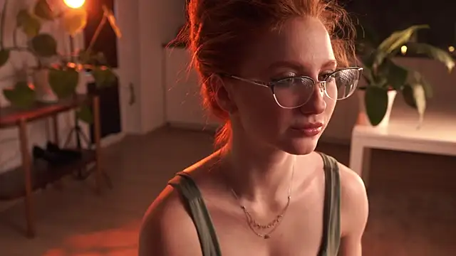 EsmaCrumbley online show from 03/04/26, 04:18