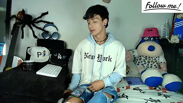 twink sebas  online show from 12/12/24, 05:10