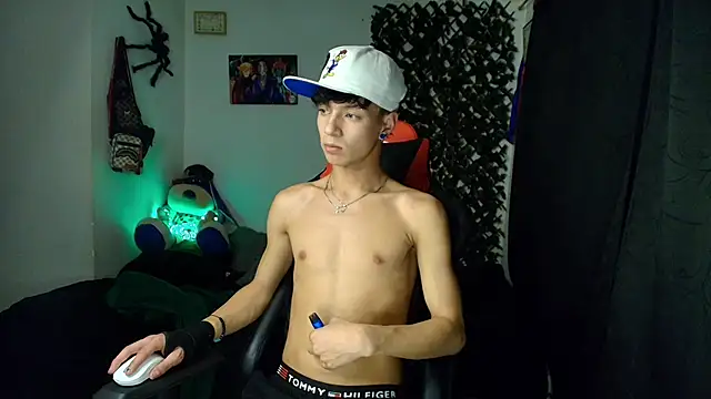 twink sebas  online show from 02/09/25, 12:28