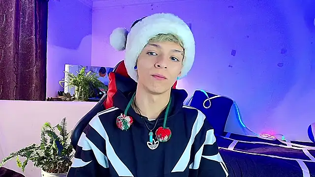 twink sebas  online show from 12/16/25, 12:43