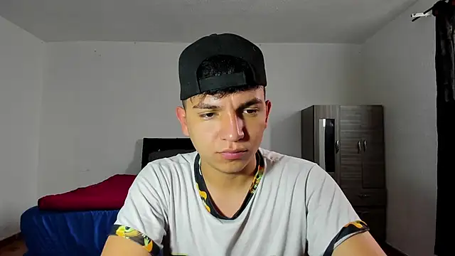 Snapshot of Danielbluestar chatting on 02/04/25, 03:57 Danielbluestar online show from 02/04/25, 03:57
