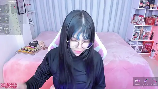Snapshot of misshoneyxxx chatting on 08/07/26, 04:25 misshoneyxxx online show from 08/07/26, 04:25