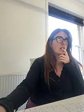 Snapshot of Miss_Stassi chatting on 02/05/25, 09:25 Miss Stassi online show from 02/05/25, 09:25