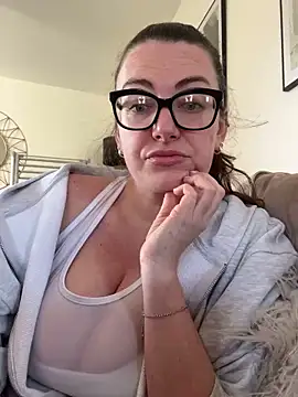 Snapshot of Miss_Stassi chatting on 03/02/25, 09:10 Miss Stassi online show from 03/02/25, 09:10