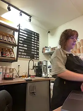 cinnabon  online show from 12/02/25, 03:40