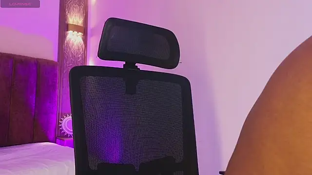 Emy leon online show from 02/12/26, 07:20