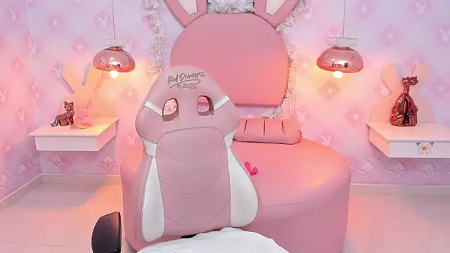 Saraa Skinny online show from 12/13/24, 03:32