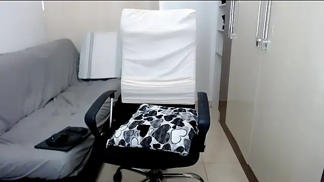 Laura-pervert online show from 02/16/25, 08:11